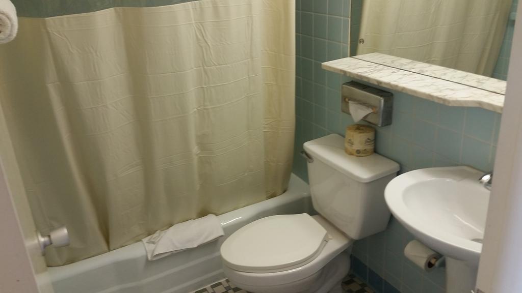 Huntingdon Motor Inn Zewnętrze zdjęcie