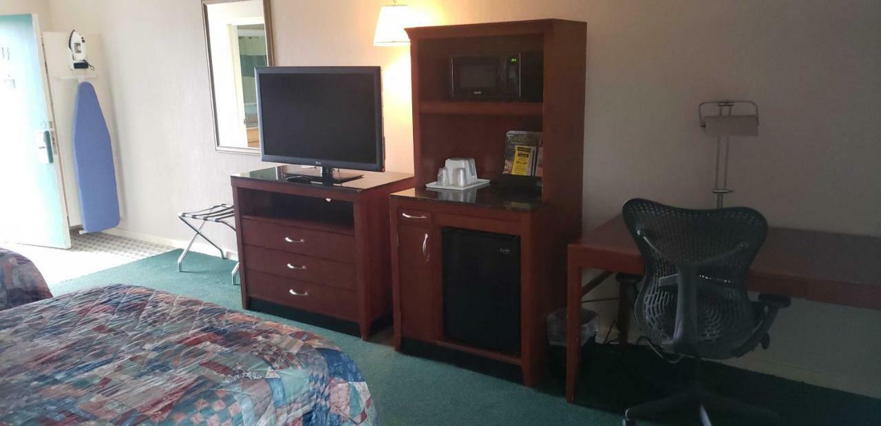 Huntingdon Motor Inn Zewnętrze zdjęcie