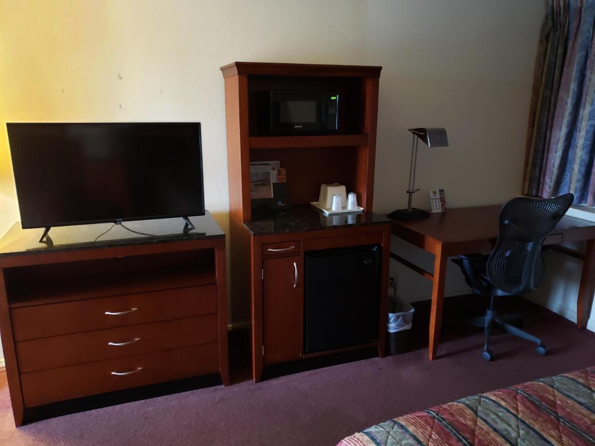 Huntingdon Motor Inn Zewnętrze zdjęcie